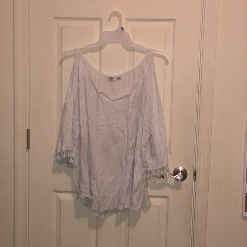 CATO’s cold shoulder top